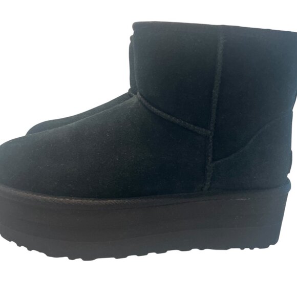 $130 UGG CLASSIC ULTRA MINI PLATFORM BLACK FUR SUEDE WOMENS BOOTS SIZE US 10 NEW - Picture 1 of 16